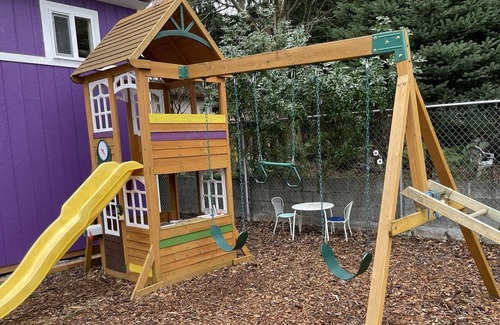 Northgate Maison | Family-first home w/ toys & playground near transit!