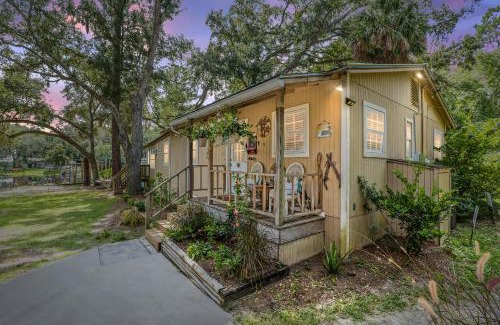 Fort McCoy Maison | Family Forest Retreat, Paradise at Point Pleasant!