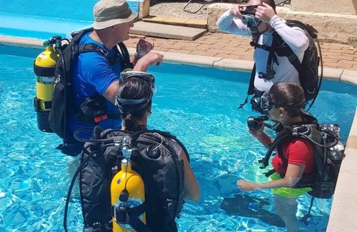 Saint-Pierre-de-Juillers Cottage | Gîte au bord de la piscine, idéal pour les familles avec enfants