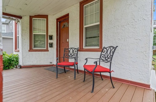 Bala-Cynwyd Appartement | Family Friendly 2 Floor 2 BR Apt [Sunflower Stay]