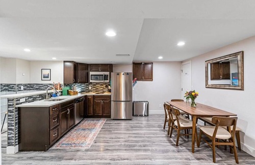Alta Vista Area Maison | Family Friendly 2bd 1ba, close to 70 exit in Arvada, CO.