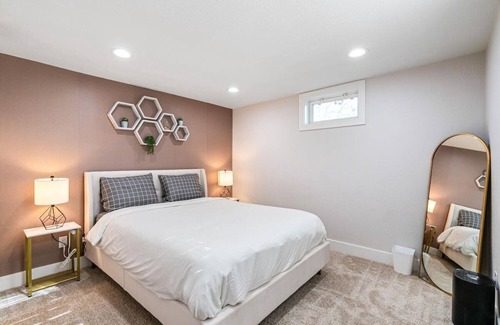 Alta Vista Area Maison | Family Friendly 2bd 1ba, close to 70 exit in Arvada, CO.