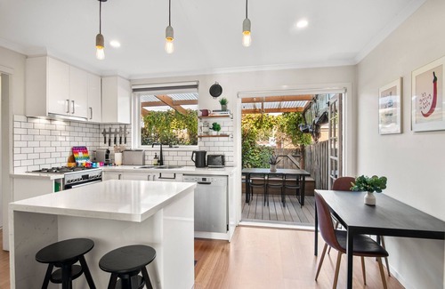 Moonee Ponds Maison | Stylish Moonee Ponds Townhouse with Courtyard