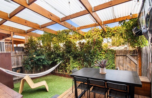 Moonee Ponds Maison | Stylish Moonee Ponds Townhouse with Courtyard