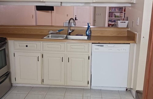 Port Orange Maison | Family-Friendly 3-bedroom house in Quiet Neighborhood in Coastal Port Orange