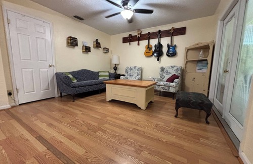 Port Orange Maison | Family-Friendly 3-bedroom house in Quiet Neighborhood in Coastal Port Orange
