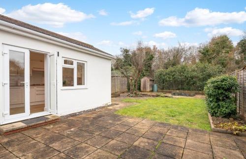 Eastcote Maison | Family Friendly 3 Bed Home In Pinner Pets Welcome - Pass the Keys