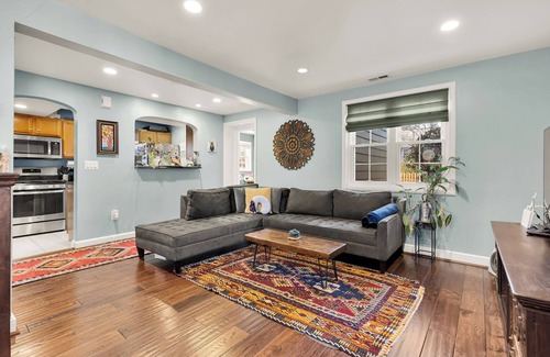 Silver Spring Maison | Family-friendly 3BR house; free parking & walk to Metro
