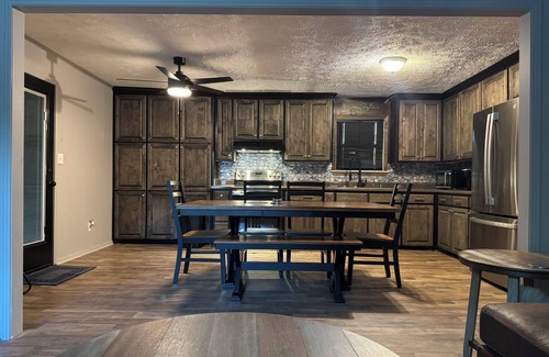 Philadelphia Maison | Family-Friendly 3BR Gem in Philadelphia – Your Home Away from Home!