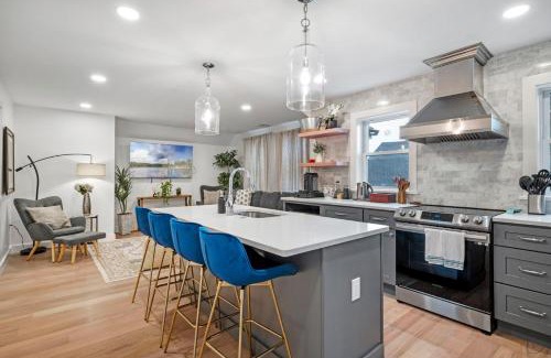 Salem Appartement | Family Friendly 3BD Oasis-Parking, WIFI & Pets OK!