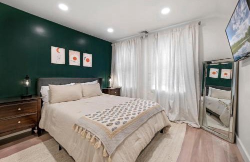 Salem Appartement | Family Friendly 3BD Oasis-Parking, WIFI & Pets OK!