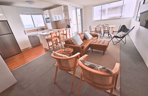 Cronulla Appartement | Family-Friendly 3BR Beachfront Apartment with Ocean Views – Cronulla