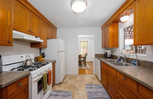 North Park Maison | Familiale 3BR Getaway! Central, pratique, et mignon.