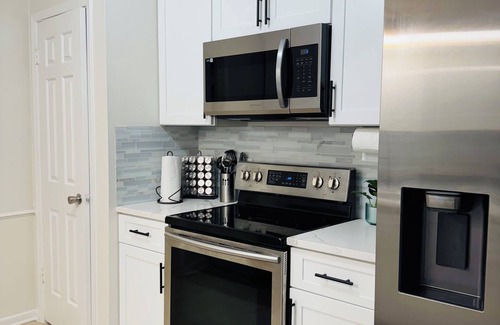 Palestine Maison | Family-Friendly 3BR Home 4 Beds + Yard Only 5 Min to Hospital in Palestine