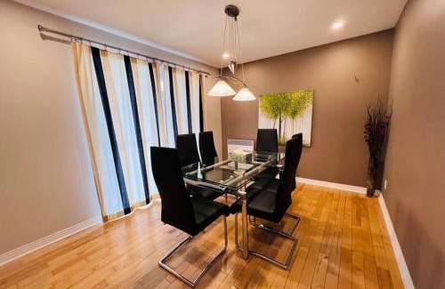 Nouveau-Rosemont Appartement | Family-Friendly 3BR Home with Backyard