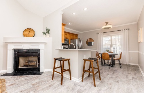 Houston County Maison | AtHome+1 Stay | Family Friendly 3BR | RAFB