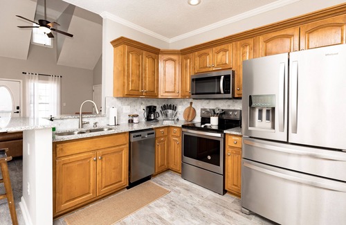 Houston County Maison | AtHome+1 Stay | Family Friendly 3BR | RAFB