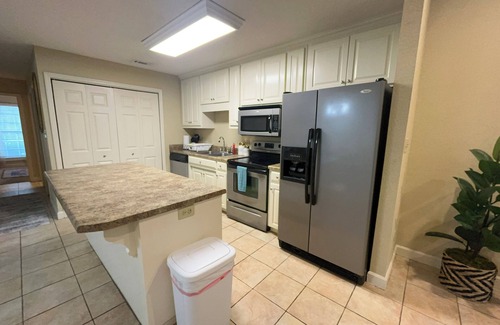 Valdosta Maison | 3 Bedroom, 2 Bathroom Townhouse in Valdosta perfect for short term rental!