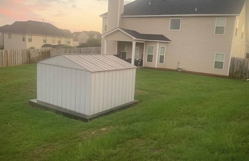 Graniteville Maison | Family Friendly 5 BR 3 BA Home