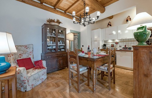 Sant' Ambrogio Appartement | Duomo appartement de luxe. Voir aussi 165586, Wi-fi, A / C, visites, cours de cuisine