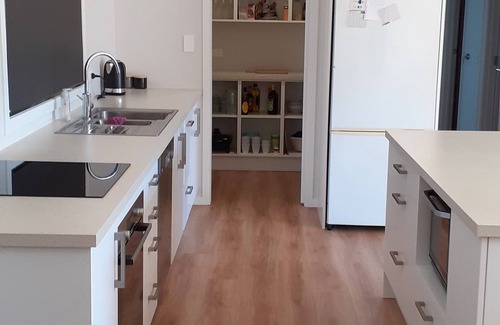 Whangapoua Maison | Family Friendly Bach