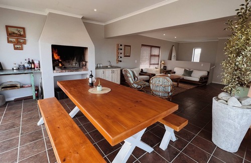 Struisbaai Autre | Family friendly Beach House - 5 mins from Beach!