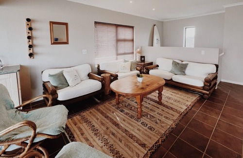 Struisbaai Autre | Family friendly Beach House - 5 mins from Beach!