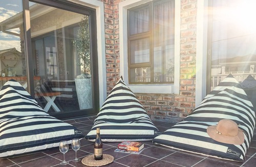 Struisbaai Autre | Family friendly Beach House - 5 mins from Beach!