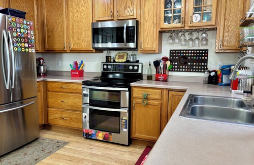 Broomfield Maison | Family Friendly Broomfield House