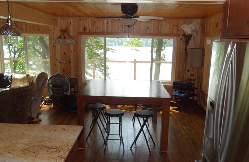 Waubun Cabine | Nouvellement rénové chalet de familles. Belle et de plaisir dans toutes les saisons!