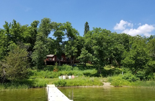 Waubun Cabine | Nouvellement rénové chalet de familles. Belle et de plaisir dans toutes les saisons!