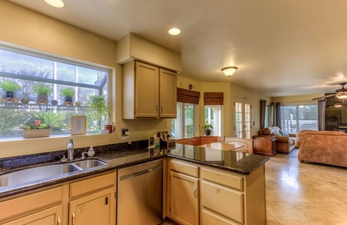 Canada Hills Golf Course Maison | Family Friendly Desert oasis on golf course with Heated Pool!