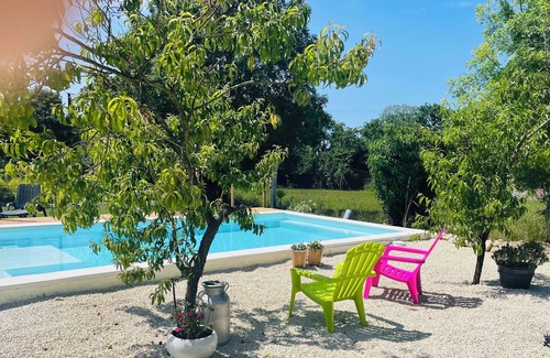 Paille Maison | Family friendly, dog friendly newly renovated farm house based.