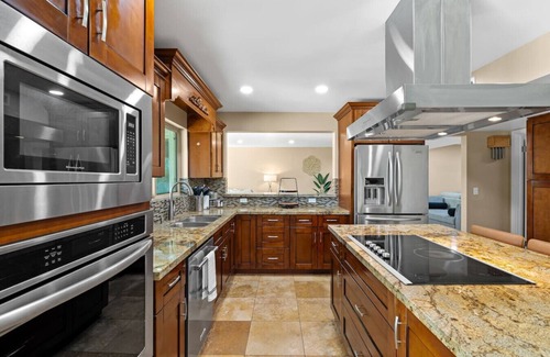 Coronado Foothills Estates Maison | Family Friendly | Foothills| 6 Bedrooms| Sleeps 24