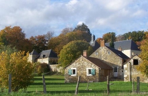 Pontvallain Cottage | Gîte spacieux rénové en 1850 avec grand jardin, terrasse, jeux pour enfants et équipements modernes !