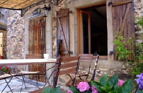 Pampelonne Cottage | Famille gîte convivial avec piscine partagée