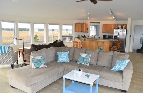 Broadkill Beach Maison | Family friendly home w/ 360 views of the bay and wild life preserve (sleeps 12)