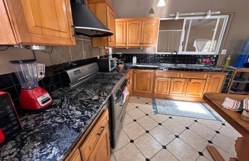 Crucecita Maison | Family-friendly house with pool & close to the beach