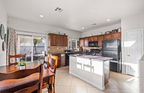Centennial Hills Maison | Family Friendly House in Centennial Hills