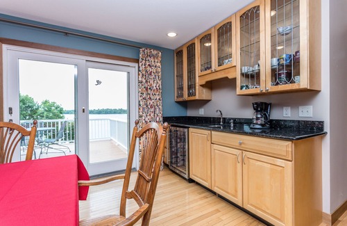Alexandria Maison | Luxury Lake Home avec grande terrasse couverte pour 15 à 22 pieds ponton inclus