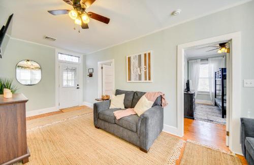 Zanoni Appartement | Family-Friendly Main St Gloucester Apt with Balcony!