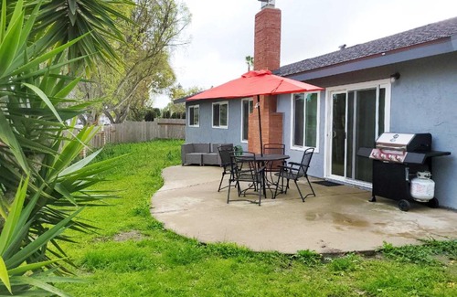 North Valley Maison | Family-Friendly Oceanside Home 5 Mi to Beach