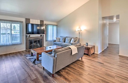 North Valley Maison | Family-Friendly Oceanside Home 5 Mi to Beach