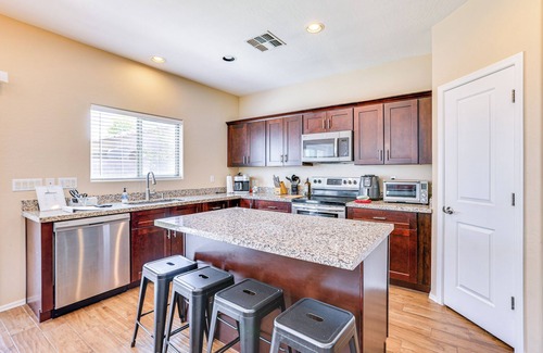 Deer Valley Maison | Family-Friendly Phoenix Retreat w/ Fenced Yard!