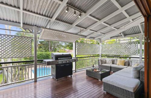 Wooloowin Maison | Family Friendly, Pool, 9km to City by Custom Bnb Hosting