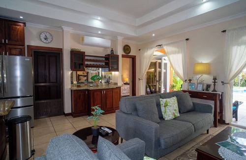Bejuco Maison | Family-Friendly Pool Home Near Tropical Beach