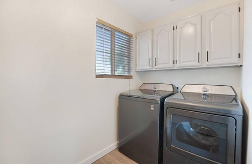 Gilbert Maison | Family Friendly, Putting Green and Heated Pool. Centrally located!