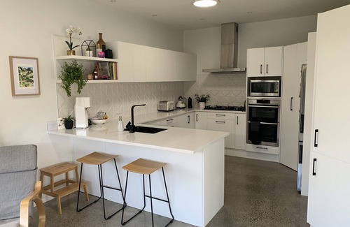 Papamoa Beach Maison | Family Friendly Retreat