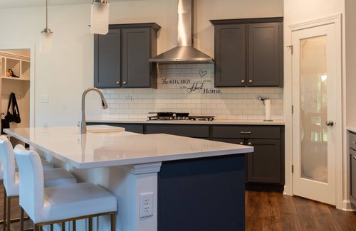 Lakemoor Maison | Family Friendly Rental with Private backyard and quiet area.