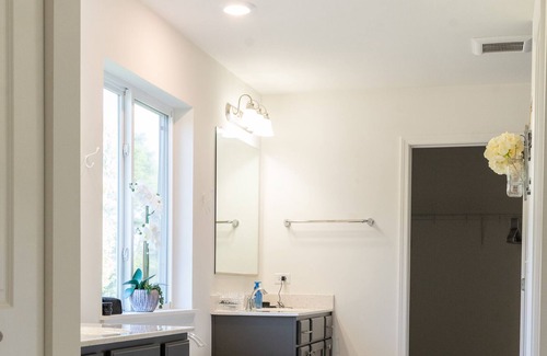 Lakemoor Maison | Family Friendly Rental with Private backyard and quiet area.